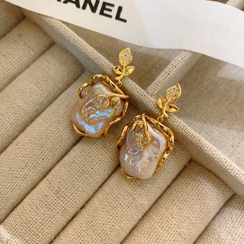 New High-end Vintage Natural Baroque Pearl Gold-plated Earrings