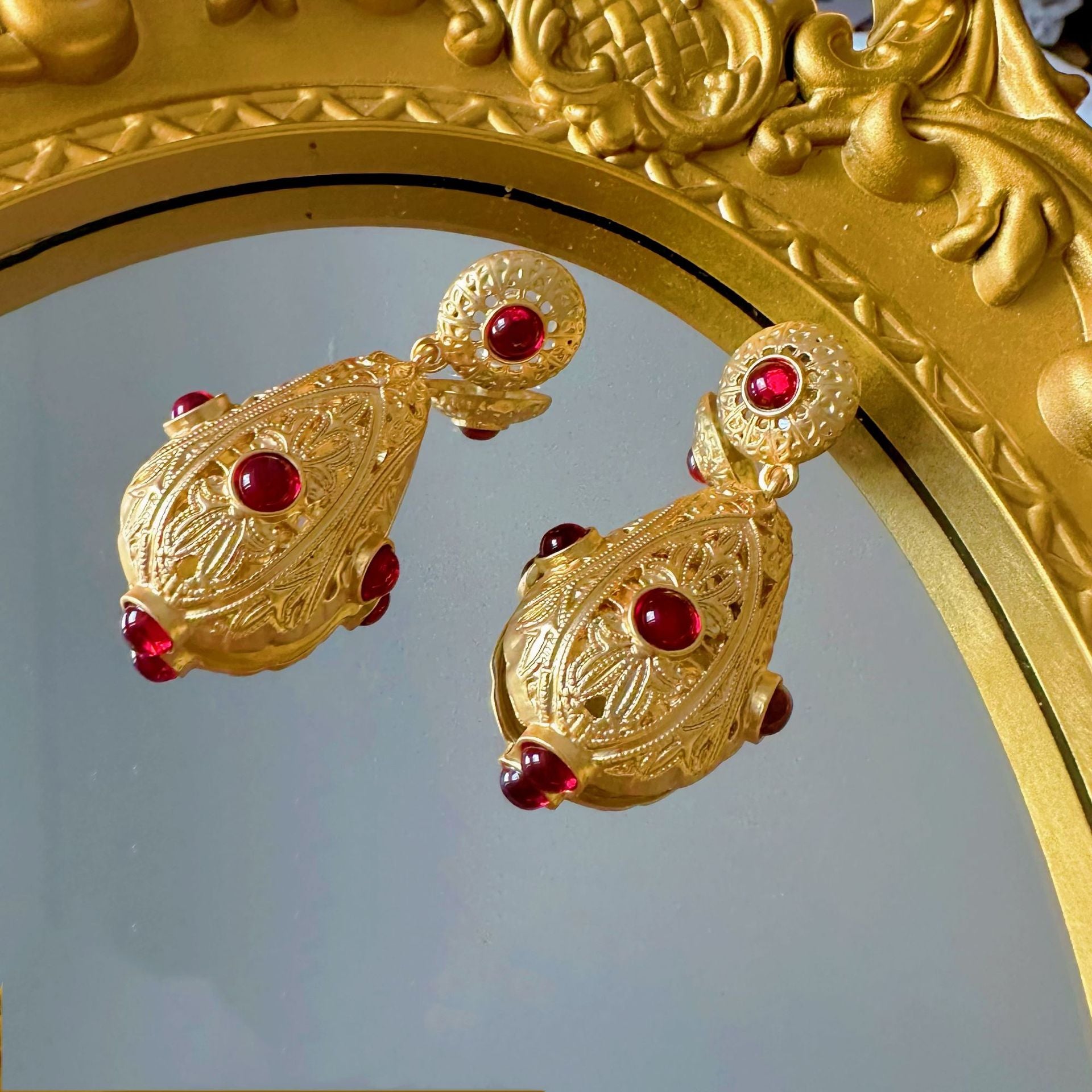 Vintage Retro Palace Hollow Glass Three-dimensional Relief Earrings
