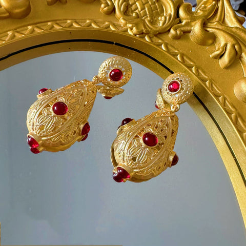 Vintage Retro Palace Hollow Glass Three-dimensional Relief Earrings