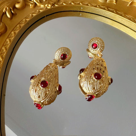 Vintage Retro Palace Hollow Glass Three-dimensional Relief Earrings