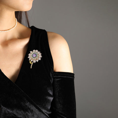 Gold-plated Large Daisy Brooch