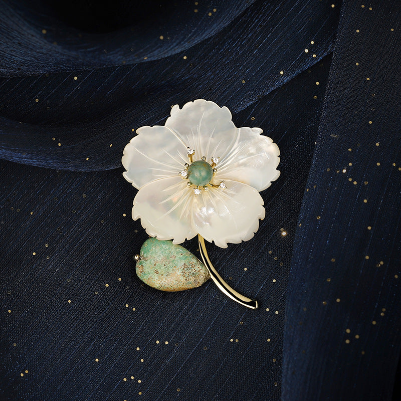 High-grade Natural Mother-of-pearl Shell Peach Blossom Brooch